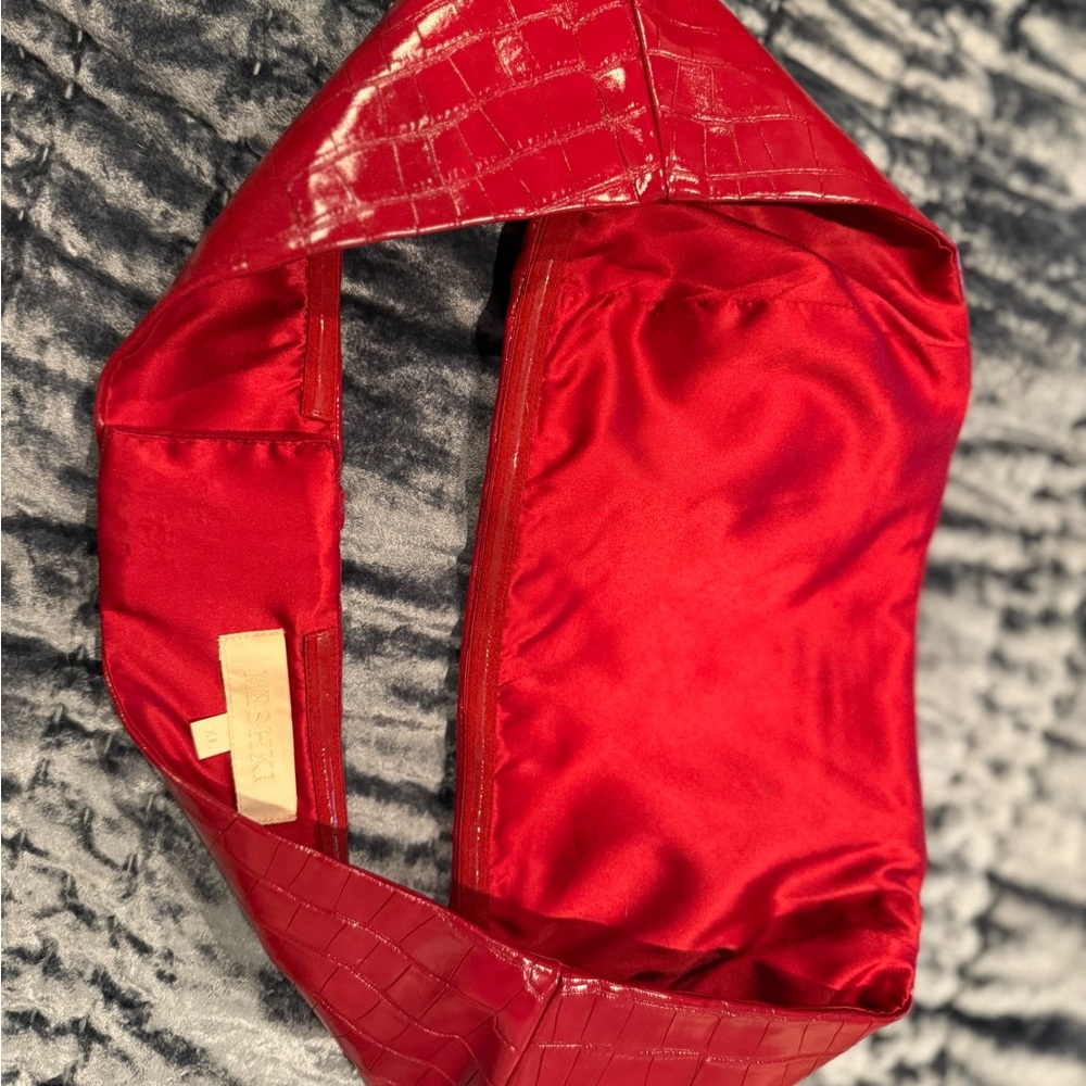 Meshki Red Croc-Effect faux leather - Picture 7 of 11